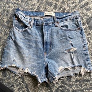 Abercrombie high rise 4in shorts